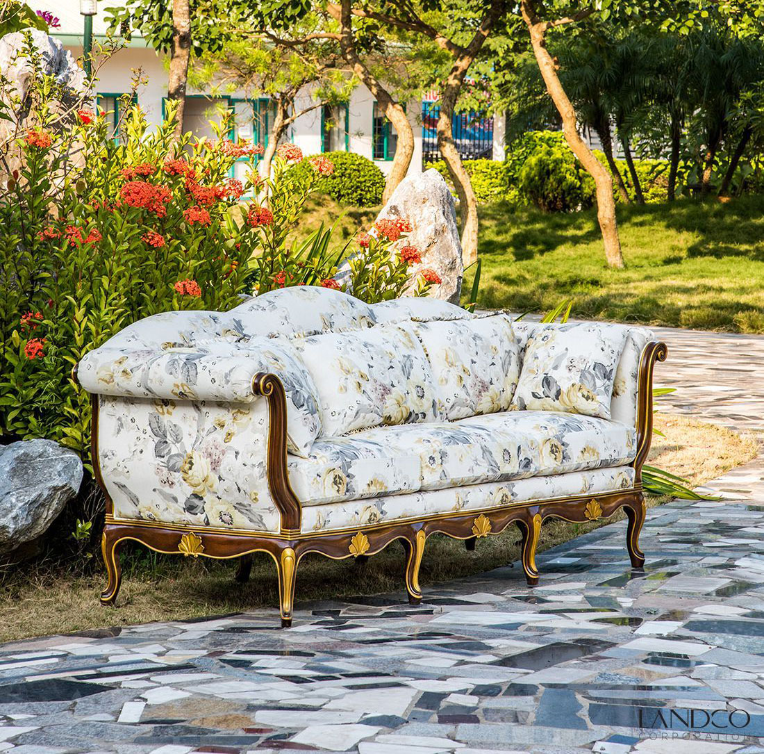 Sự quyến rũ của những chiếc ghế Sofa trong phòng khách châu âu do landdecor thiết kế và sản xuất tại nhà máy sản xuất nội thất Landco